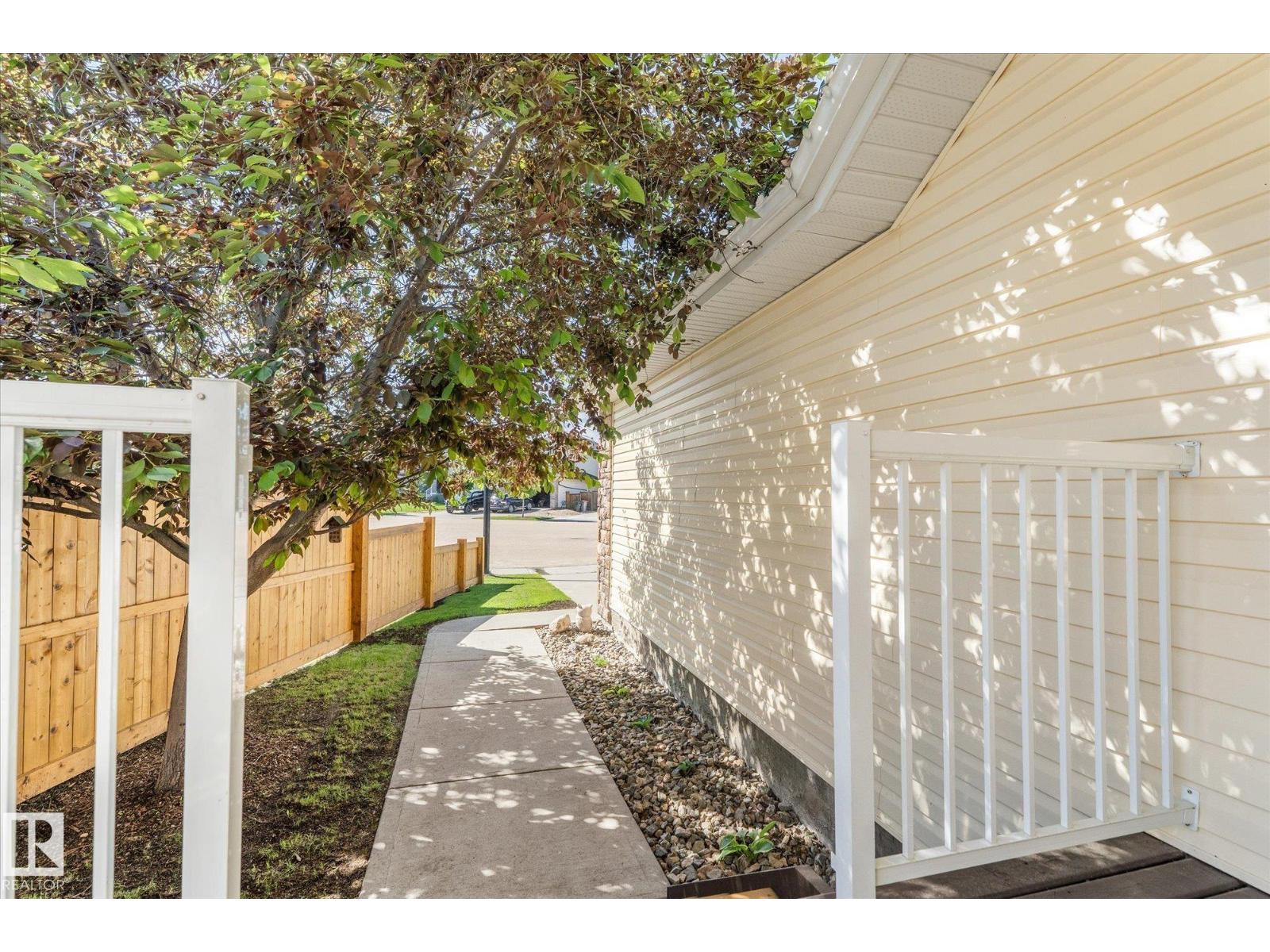 10 WILLOWDALE PL
