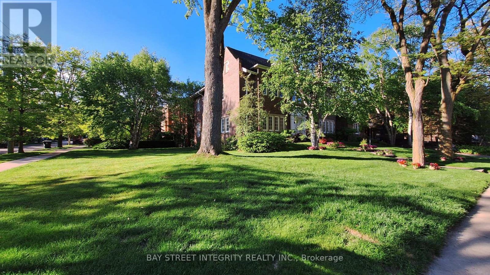 184 HEATH STREET W