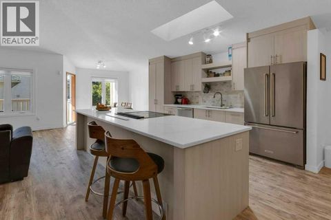 119 Edgepark Villas NW Calgary AB T3A3S2