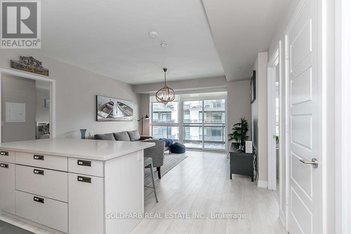 D322 - 333 SEA RAY AVENUE