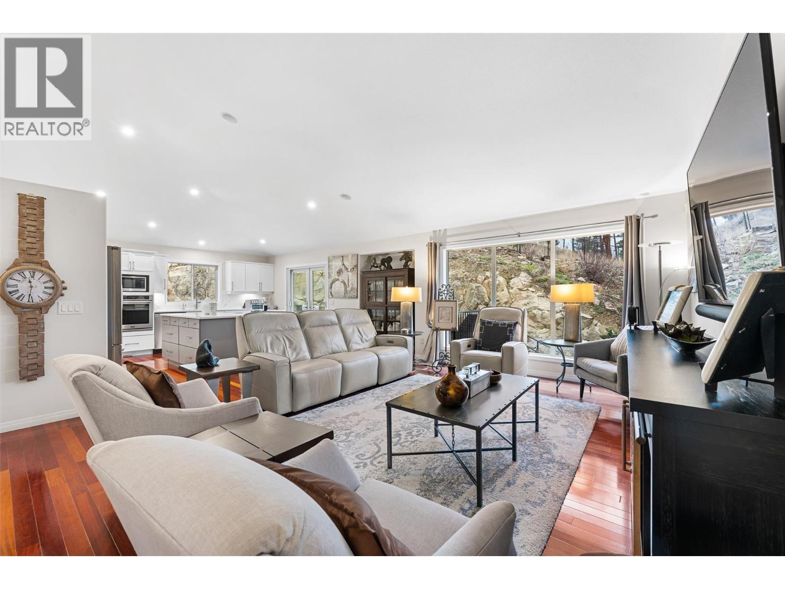 2090 Chilcotin Crescent