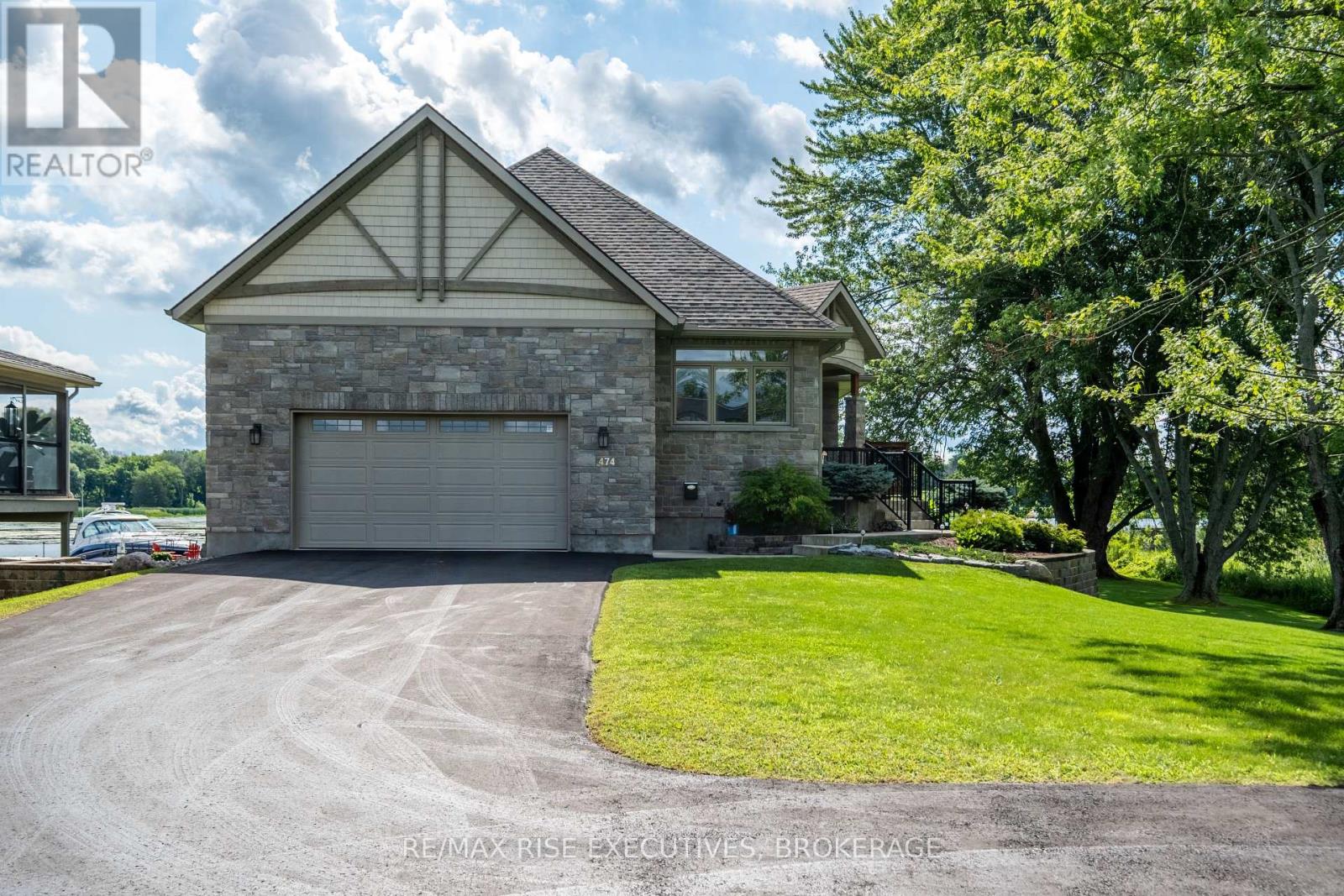 474 DUNDAS STREET