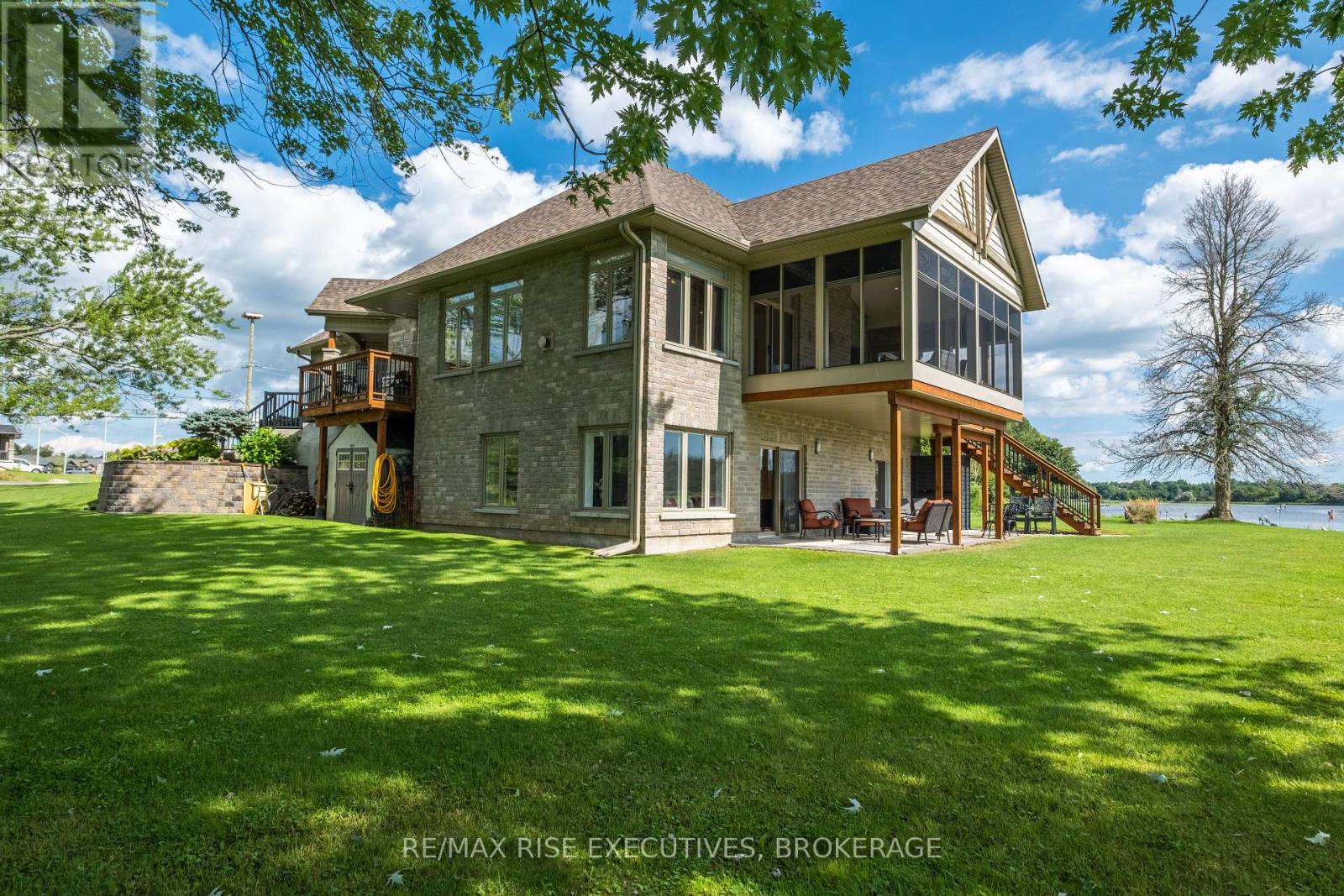 474 DUNDAS STREET