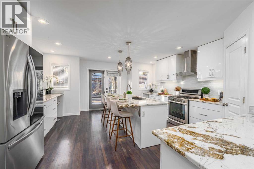 5503 Strathcona Hill SW