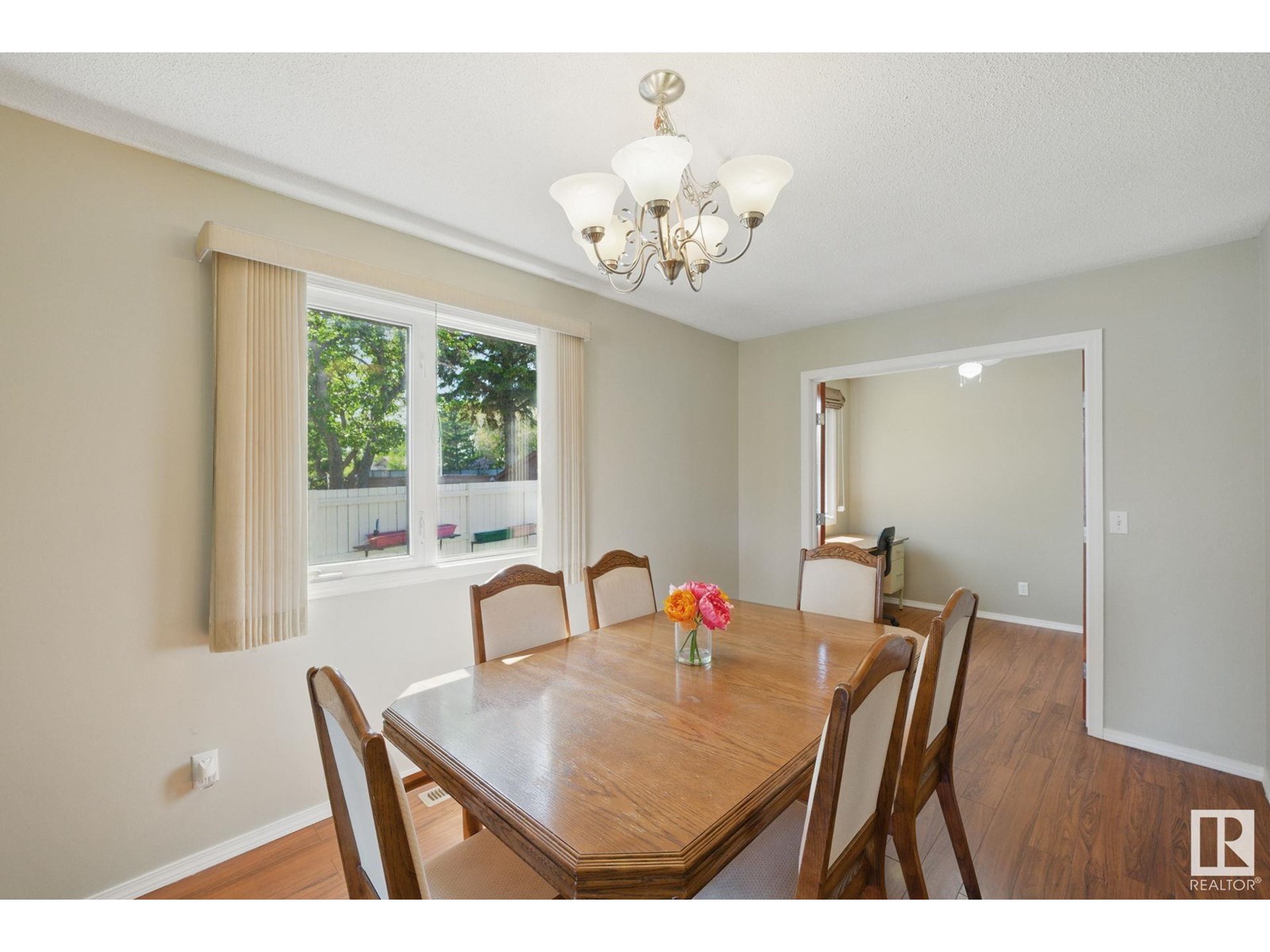 4336 74 ST NW