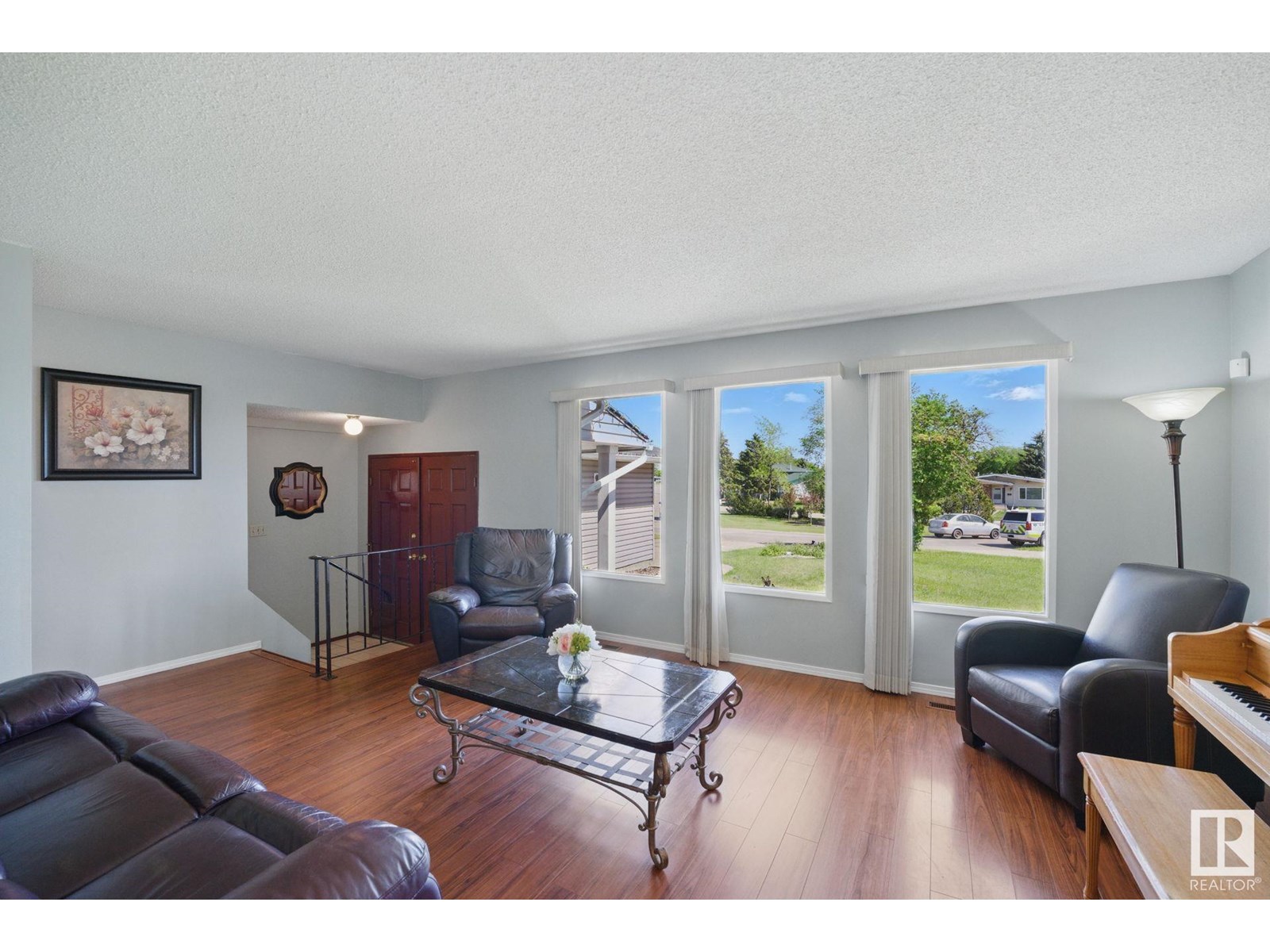 4336 74 ST NW