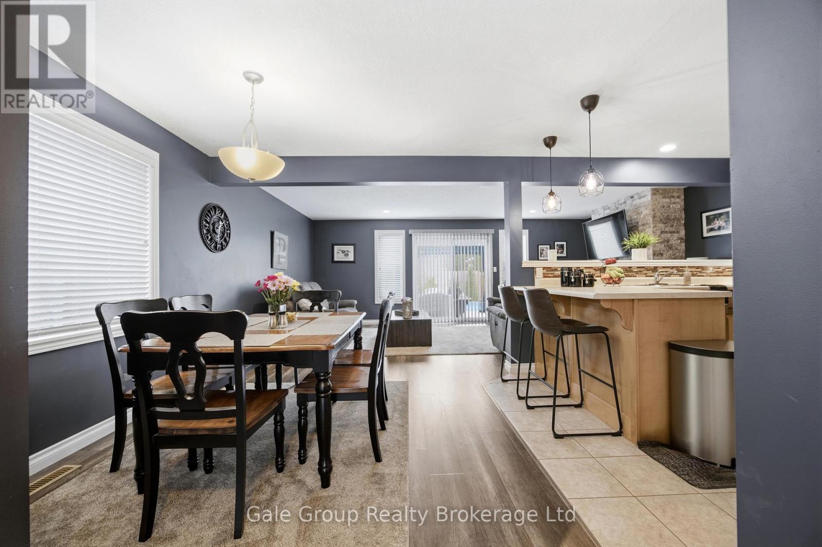 507 HUMMINGBIRD CRESCENT