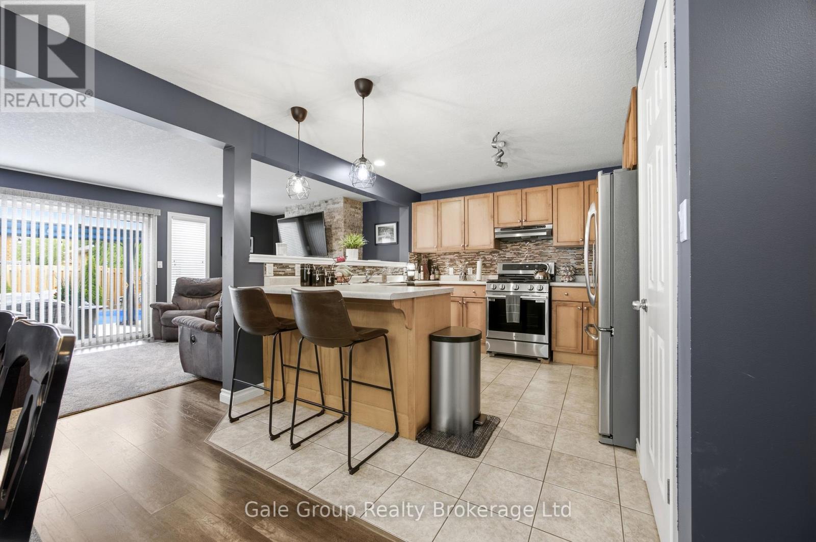 507 HUMMINGBIRD CRESCENT