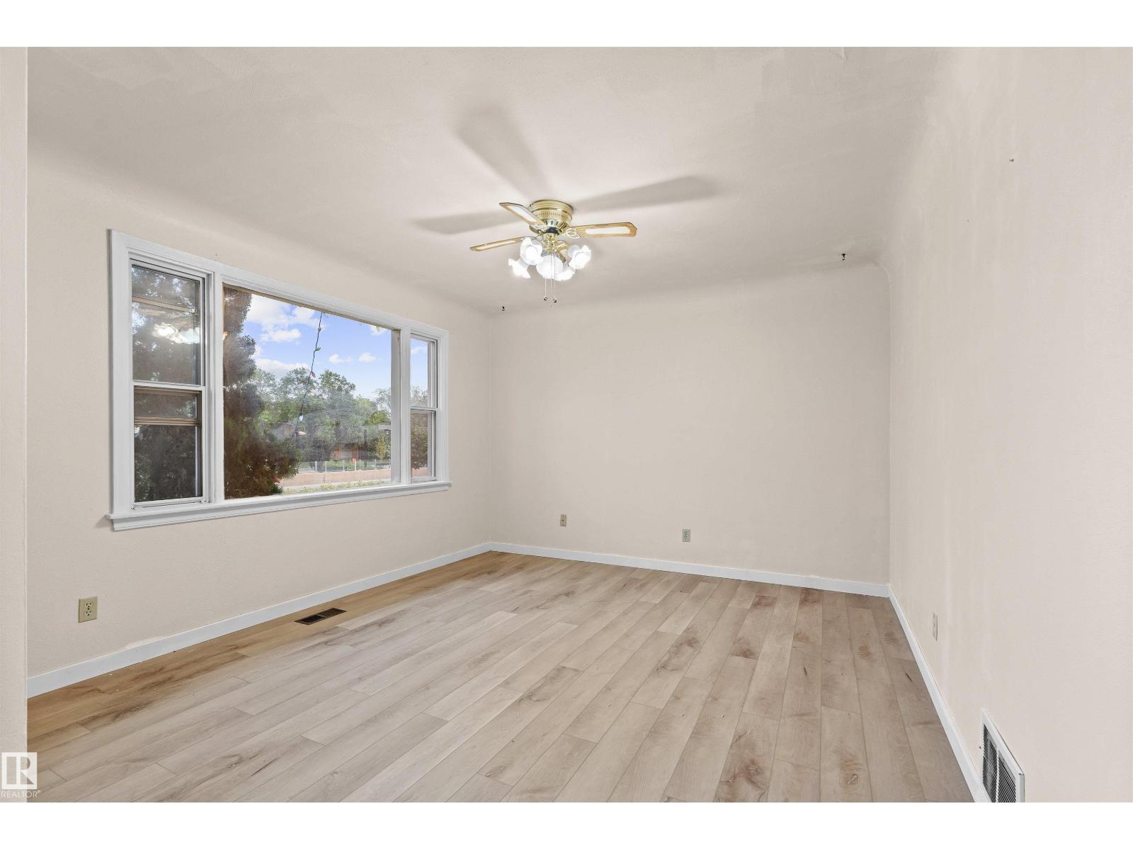 9268 85 ST NW