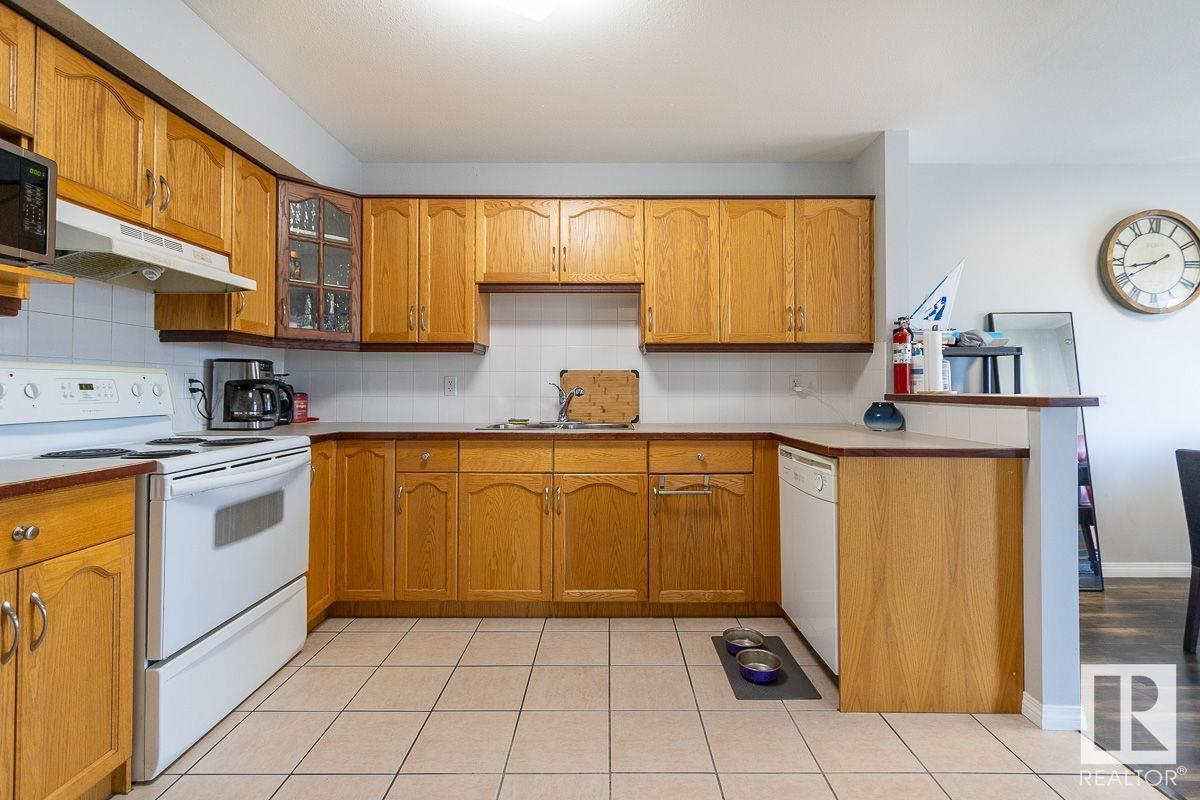 #52 2505 42 ST NW
