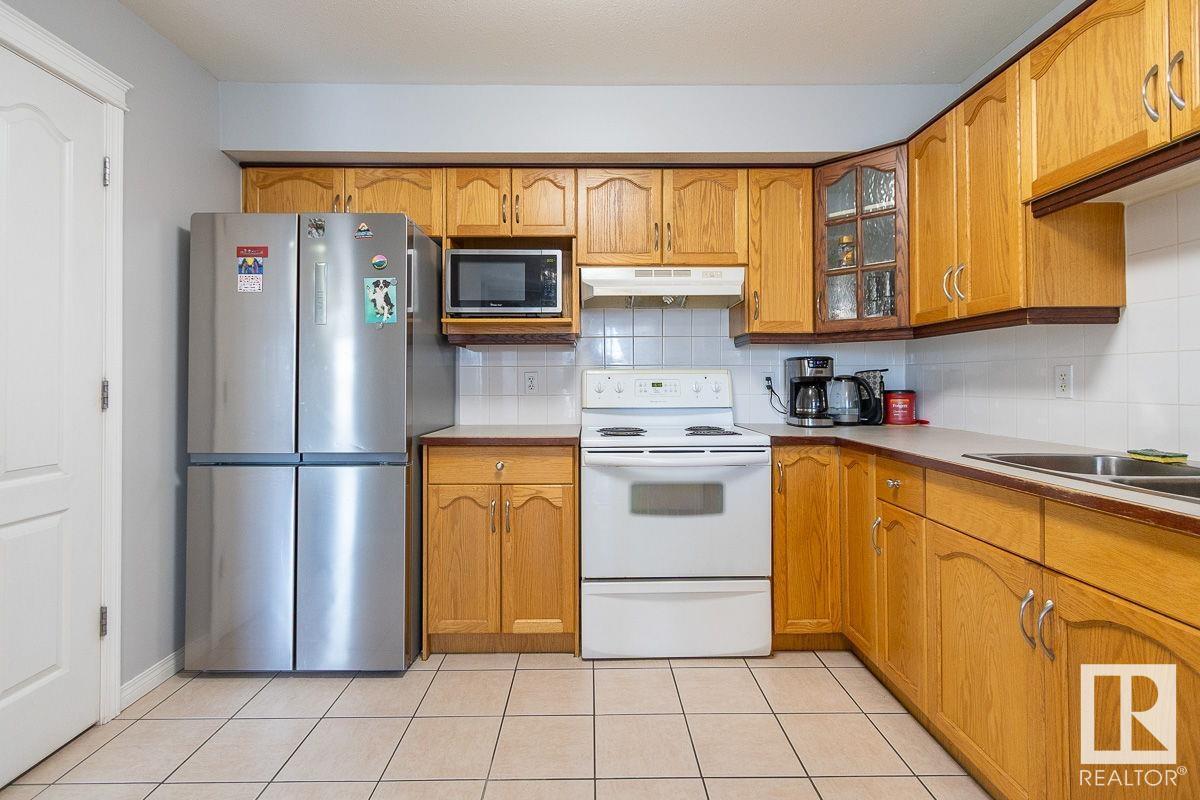 #52 2505 42 ST NW