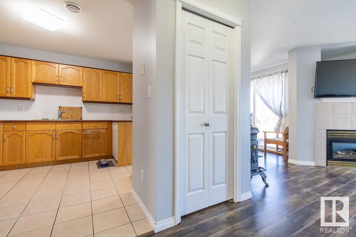 #52 2505 42 ST NW