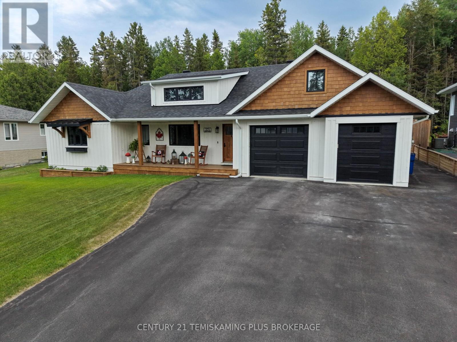 273 COSMAN CRESCENT