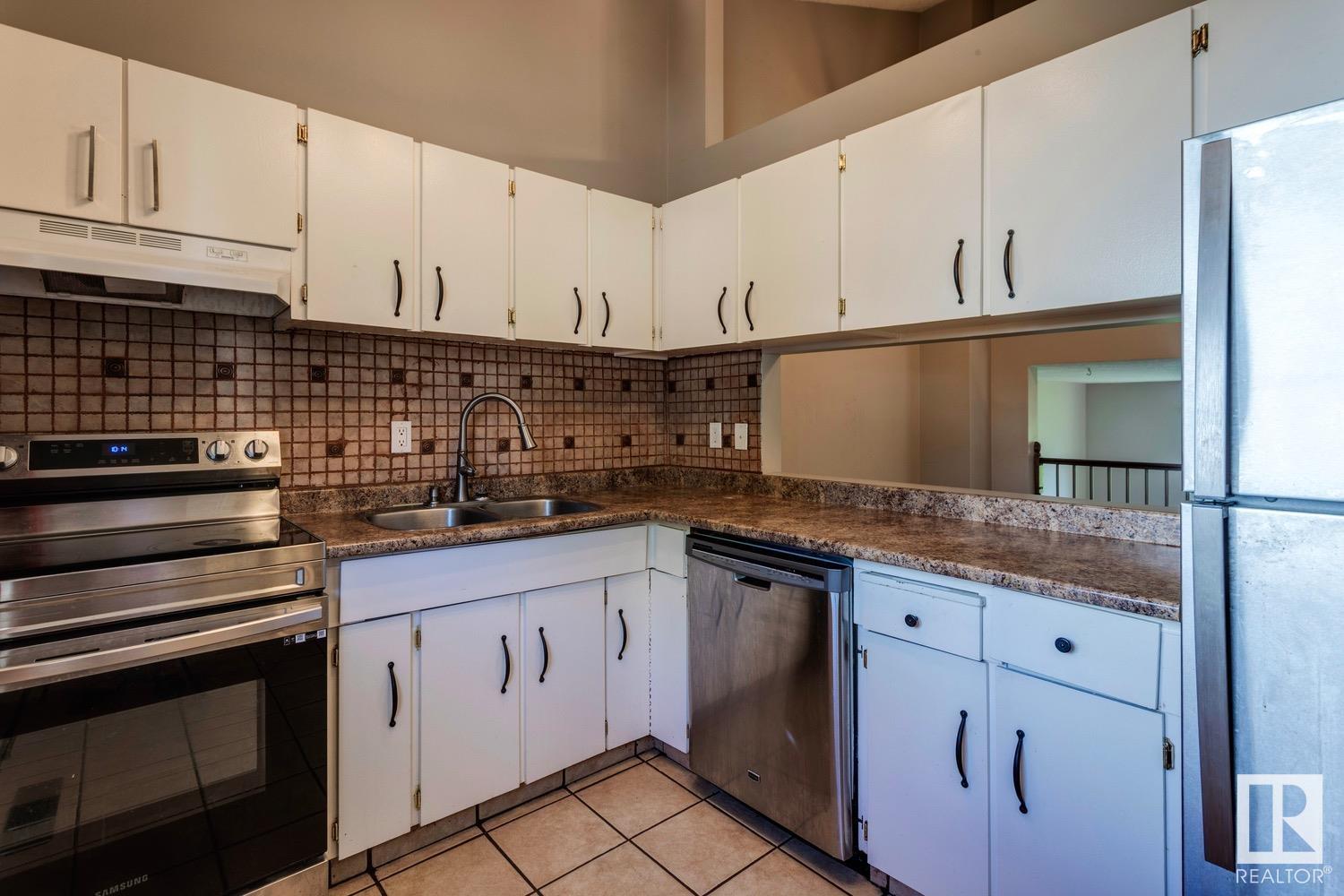 5620 19A AV NW