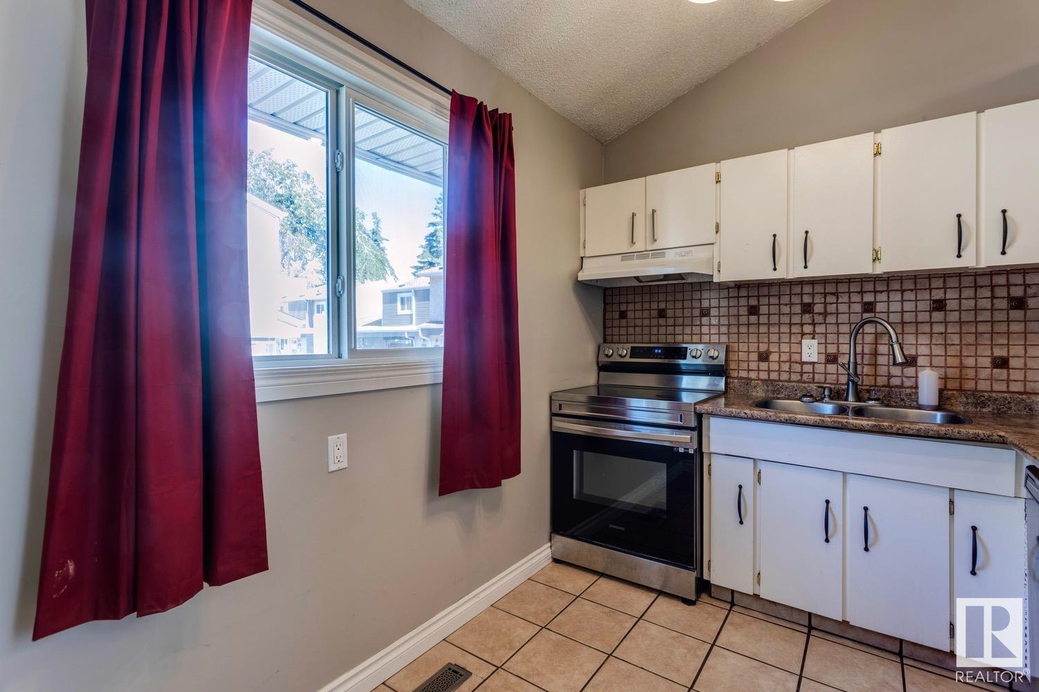 5620 19A AV NW