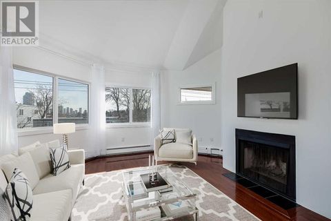 302, 2214 14A Street SW Calgary AB T2T3W8