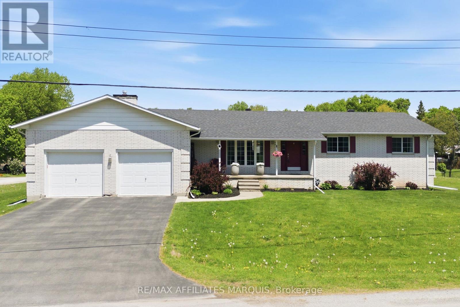 3 FOREST DRIVE