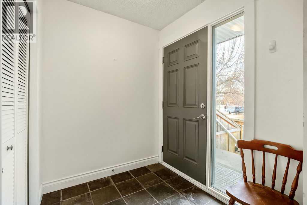 1, 1939 25A Street SW