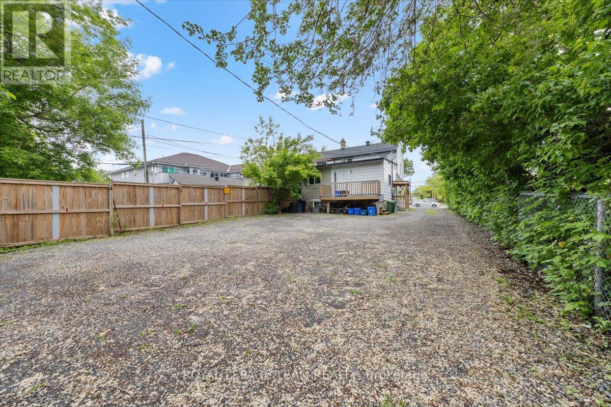 1008 ST. LAURENT BOULEVARD