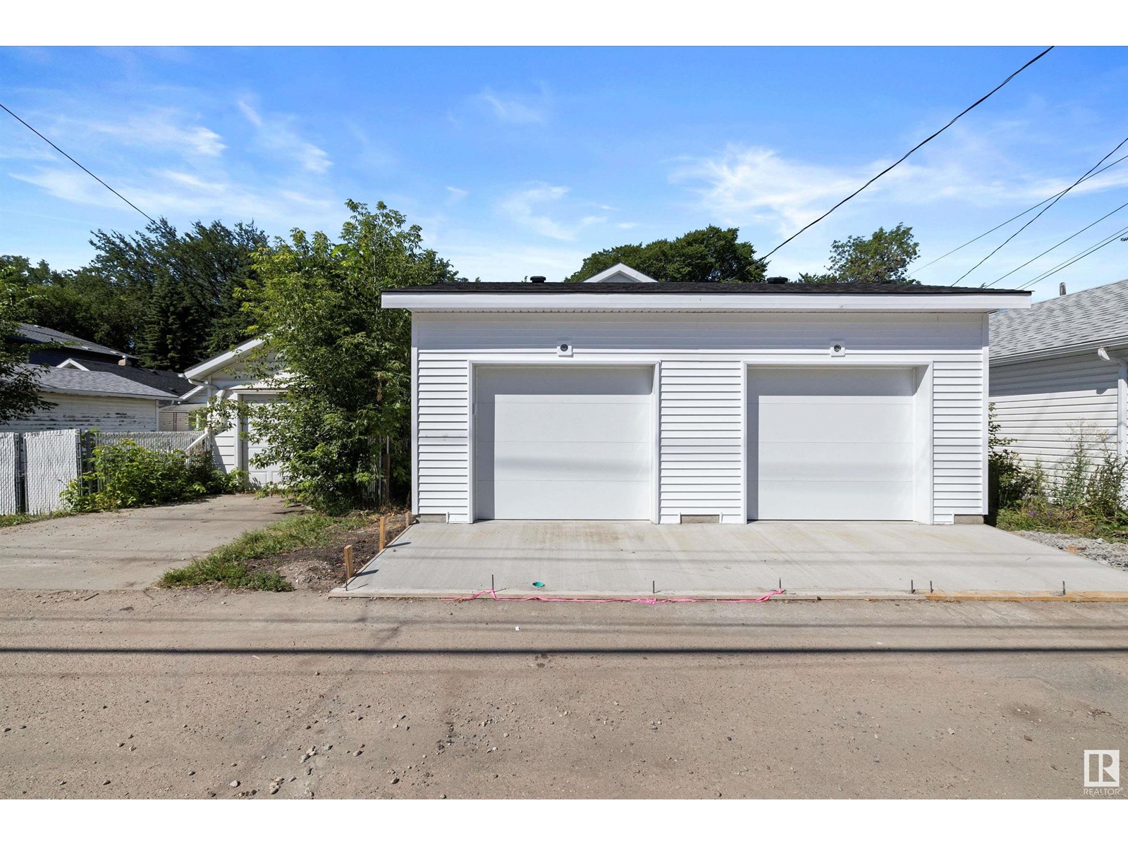 11338 89 ST NW