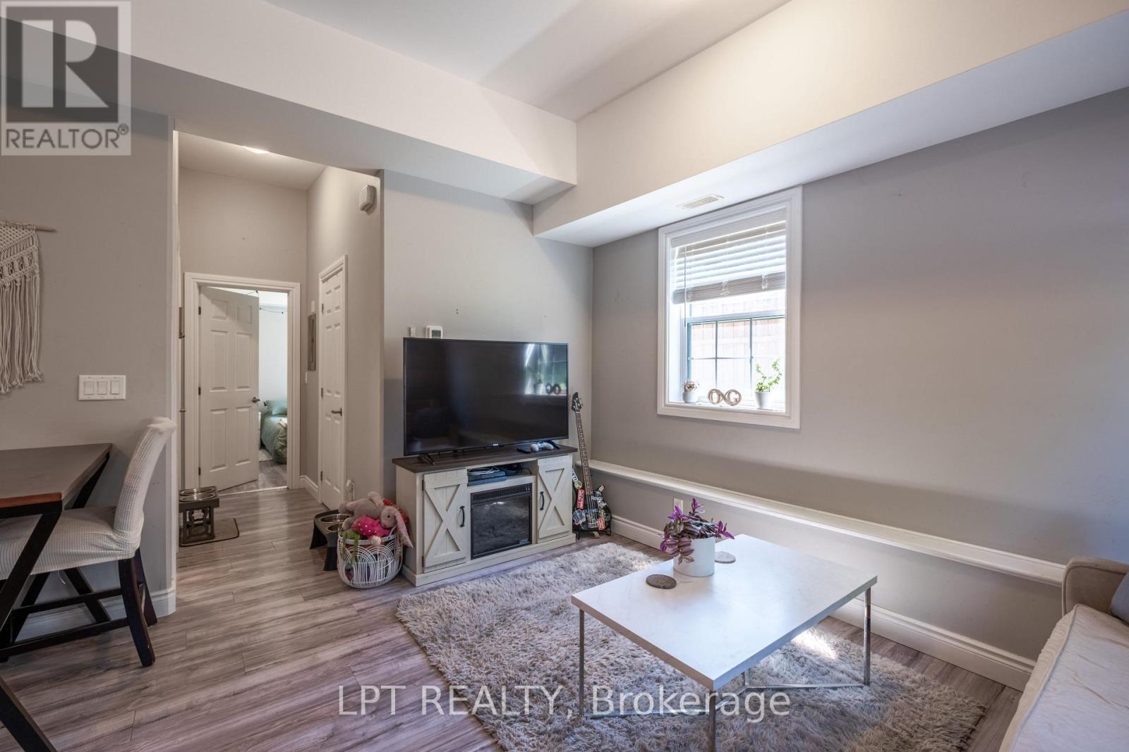 120 YONGE STREET