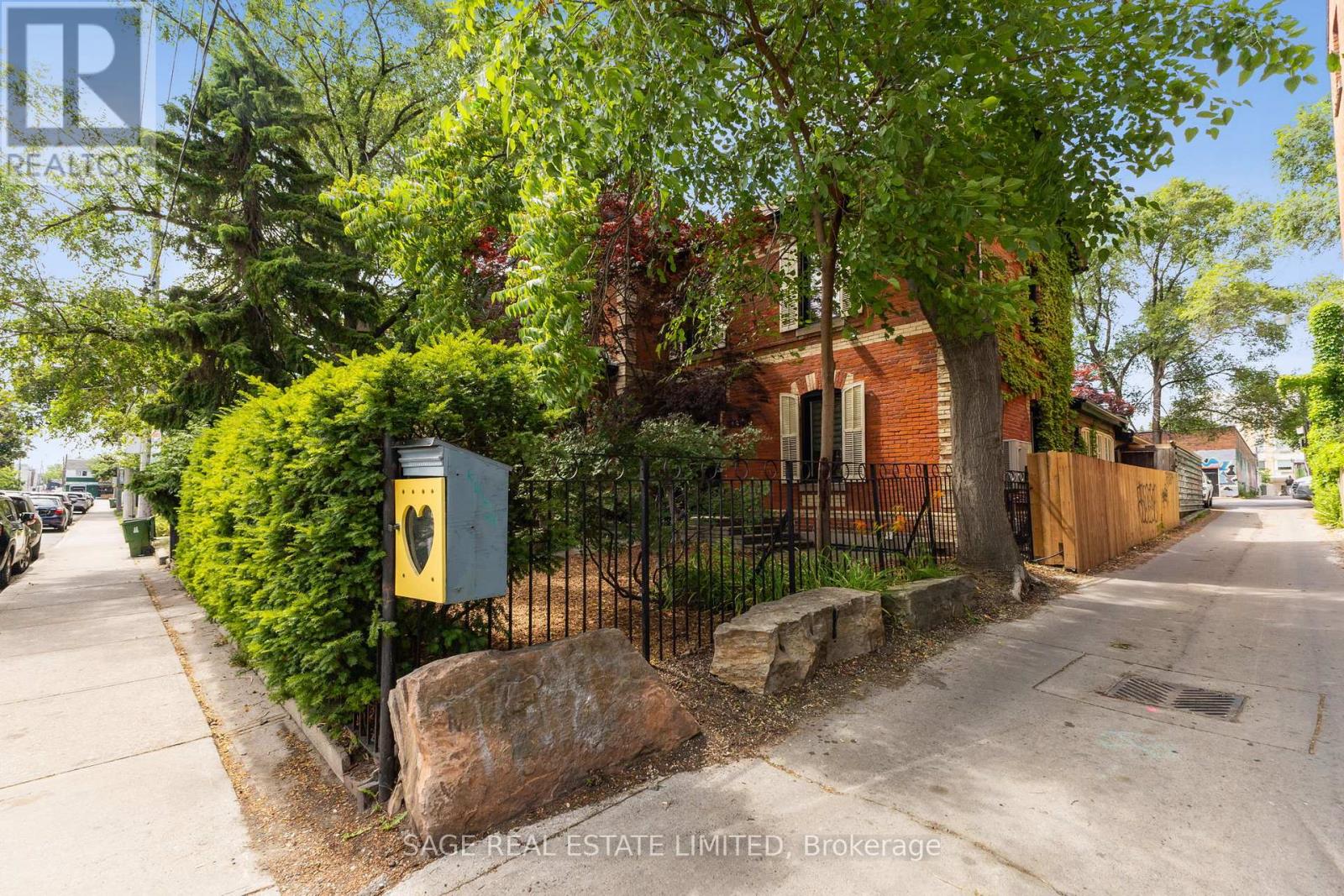 14 HALTON STREET