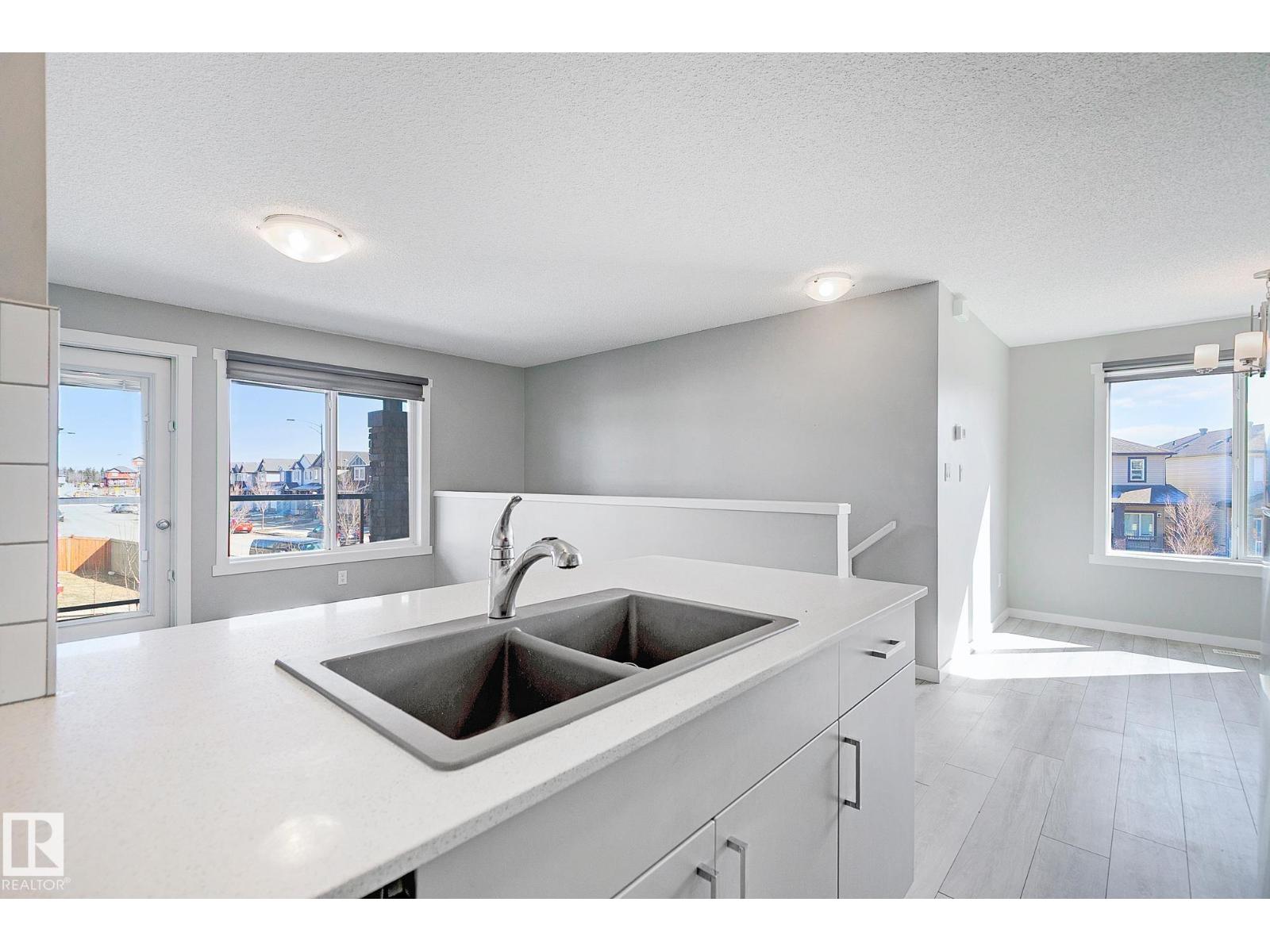 #20 1530 TAMARACK BV NW