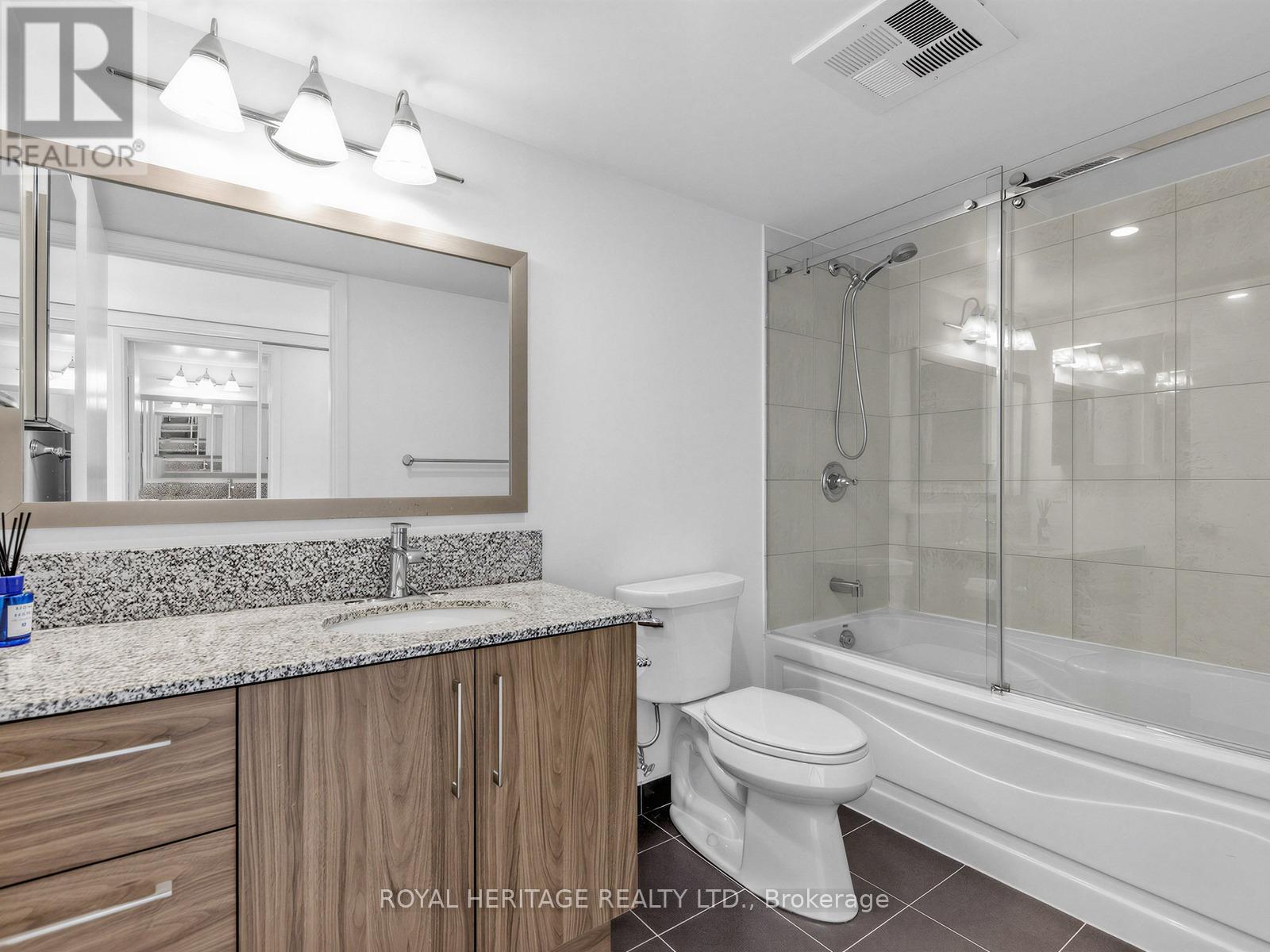 2305 - 2181 YONGE STREET