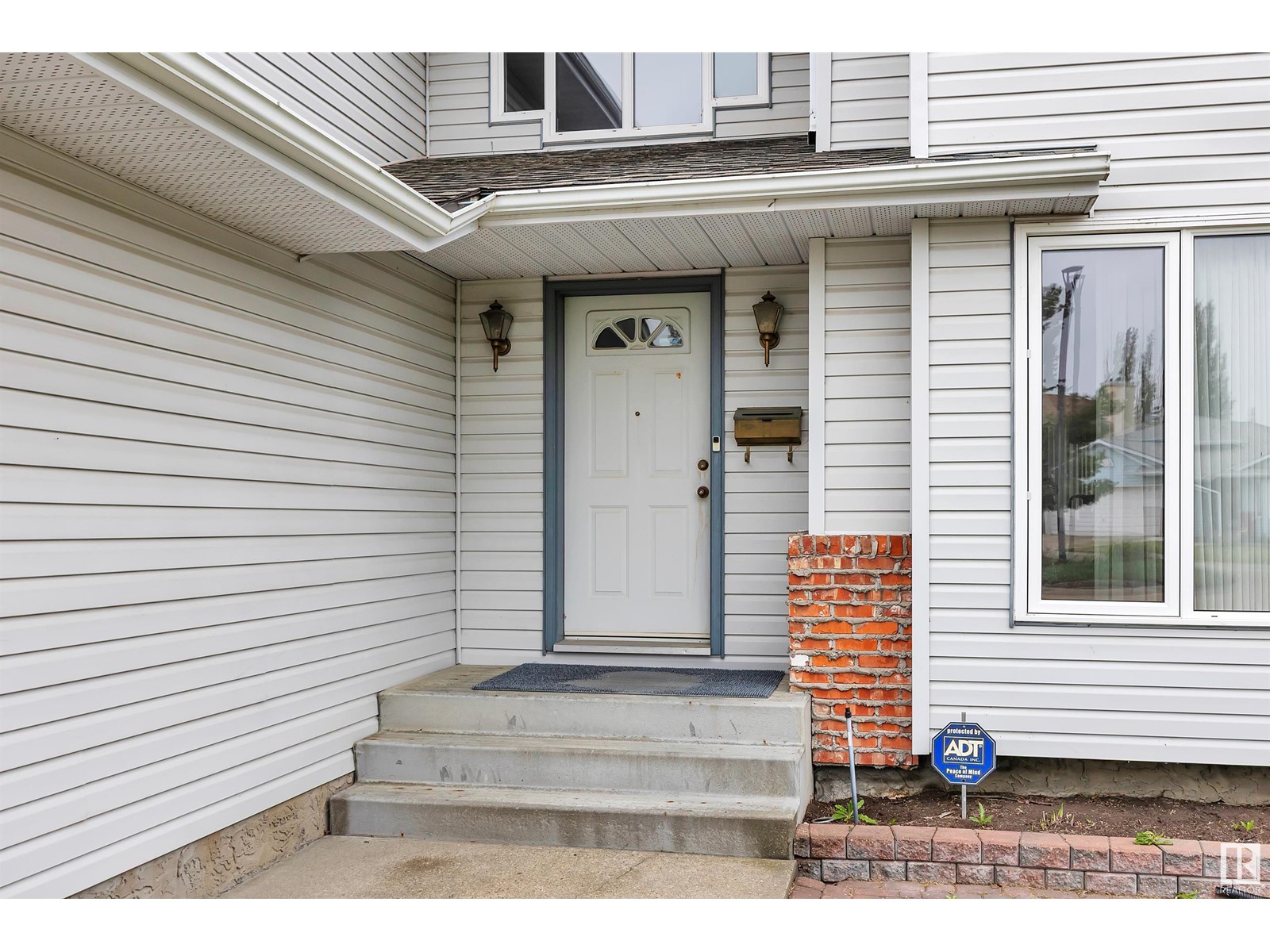 17424 100 ST NW