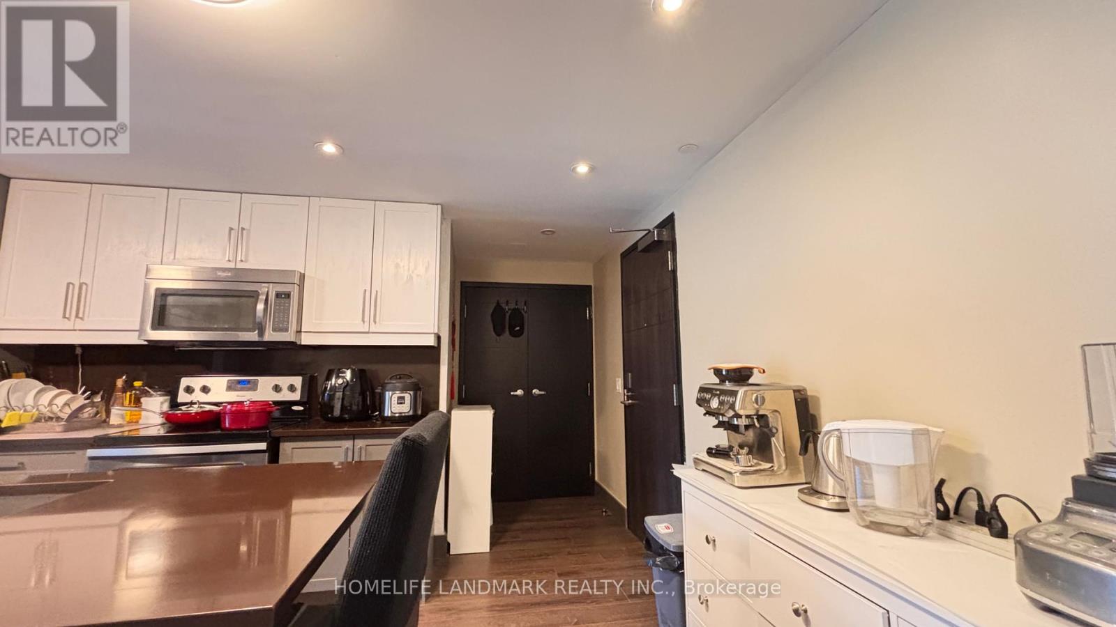 N217 - 330 PHILLIP STREET