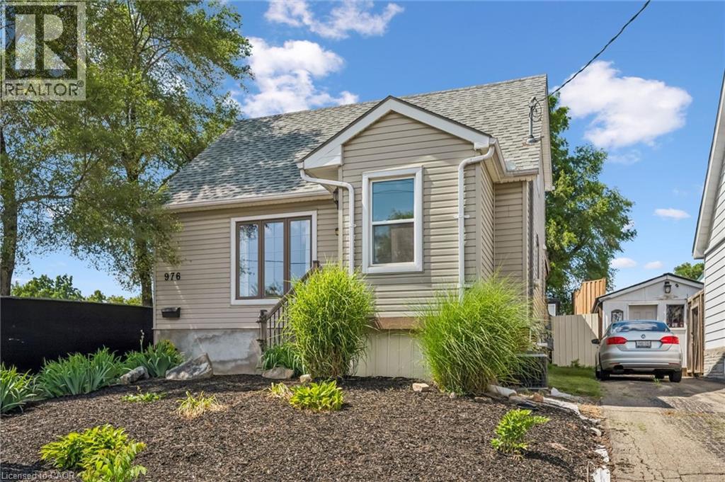 976 GUELPH Street