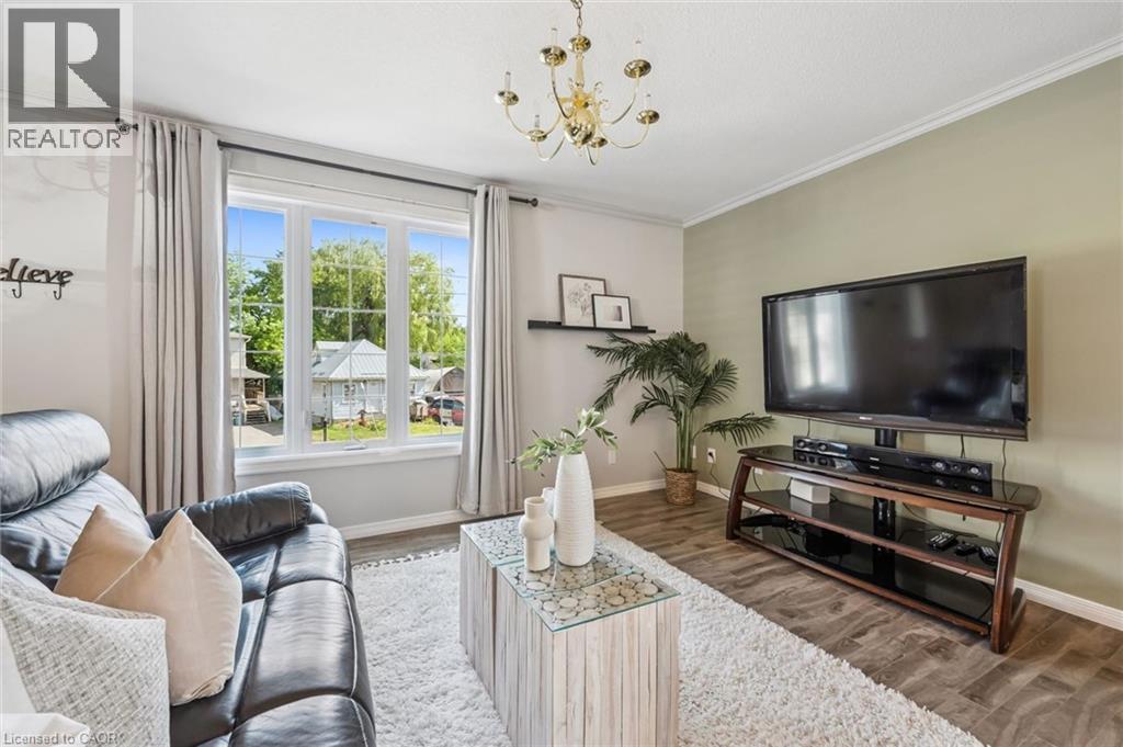976 GUELPH Street