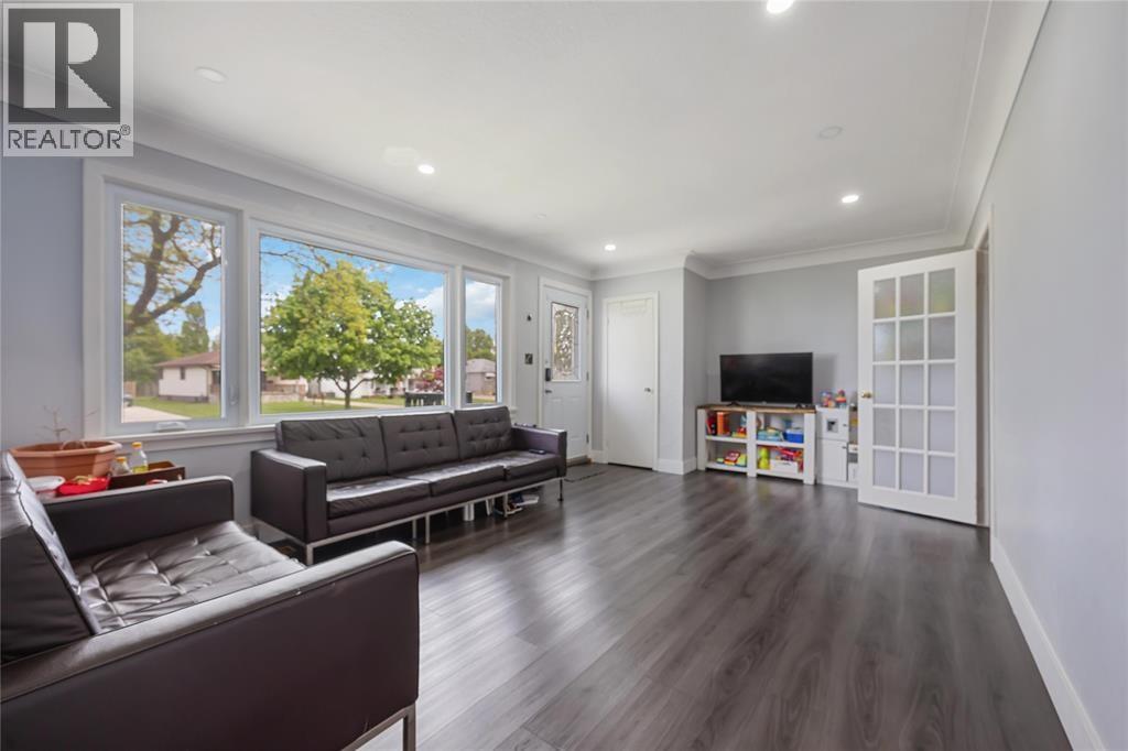 66 TWEEDSMUIR AVENUE