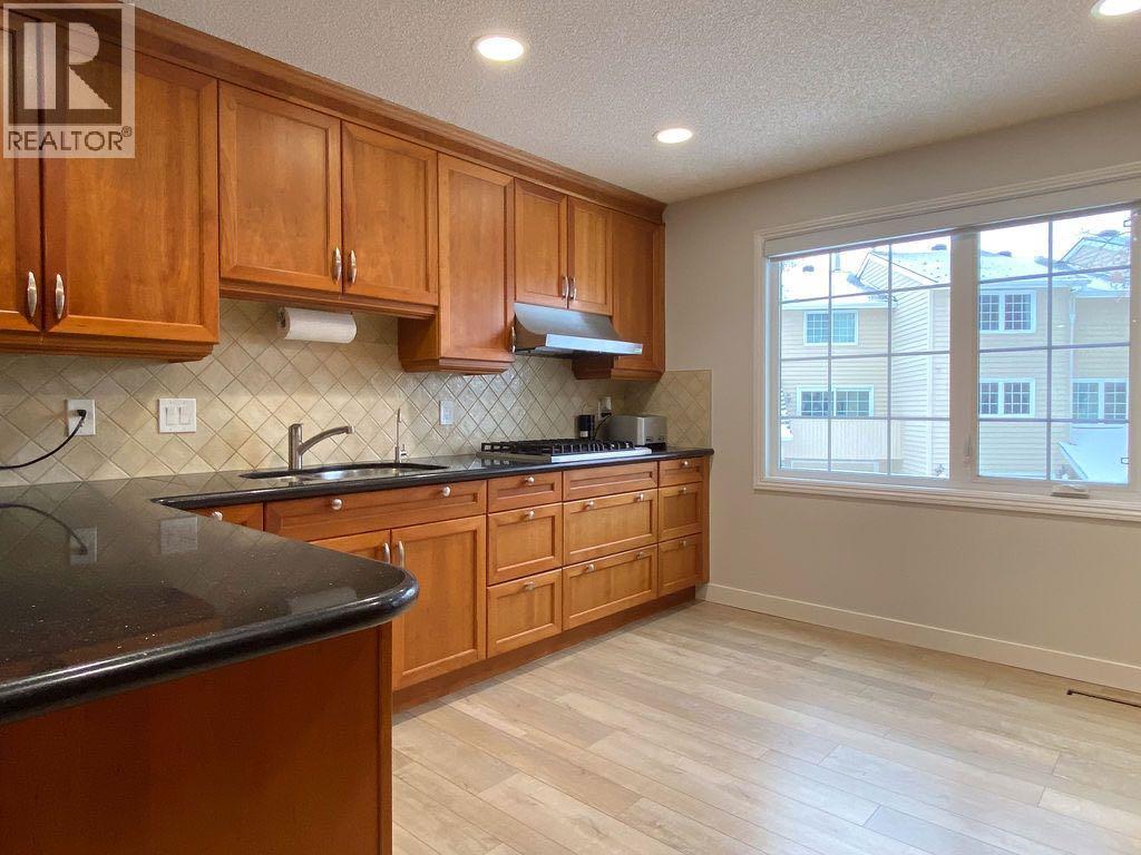 344 Point Mckay Gardens NW