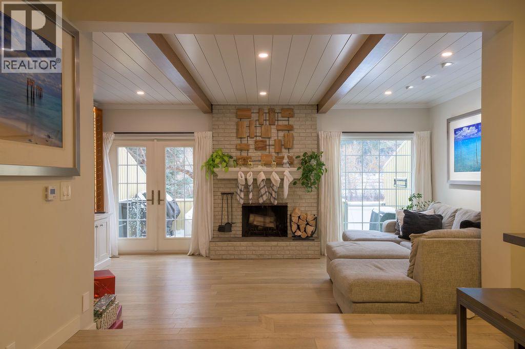 344 Point Mckay Gardens NW