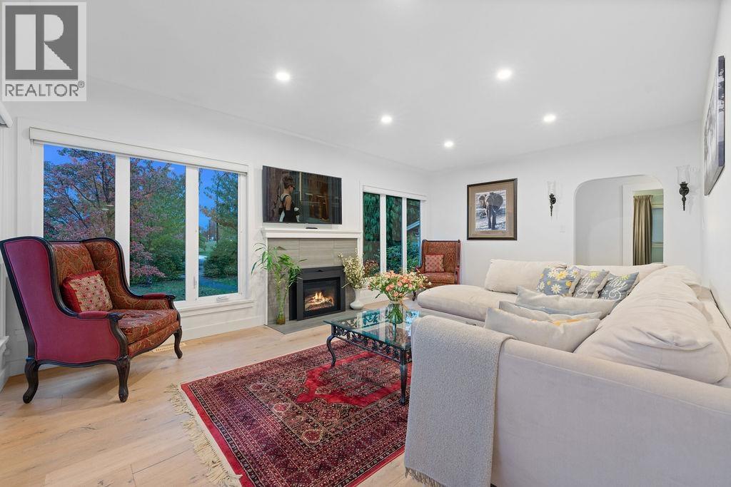 1436 GRAND BOULEVARD