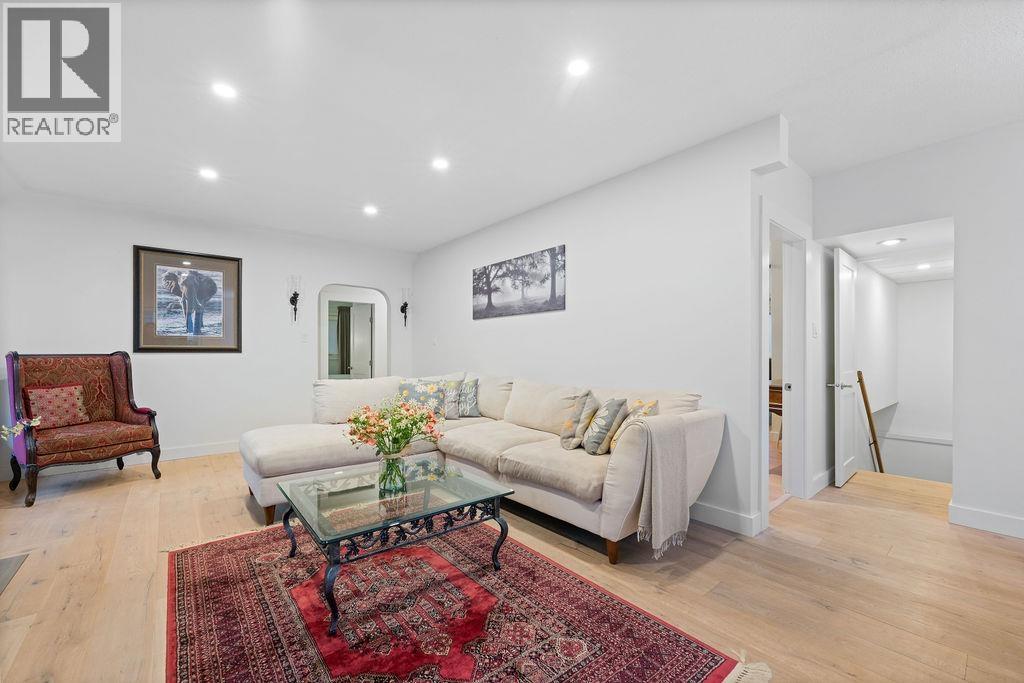 1436 GRAND BOULEVARD