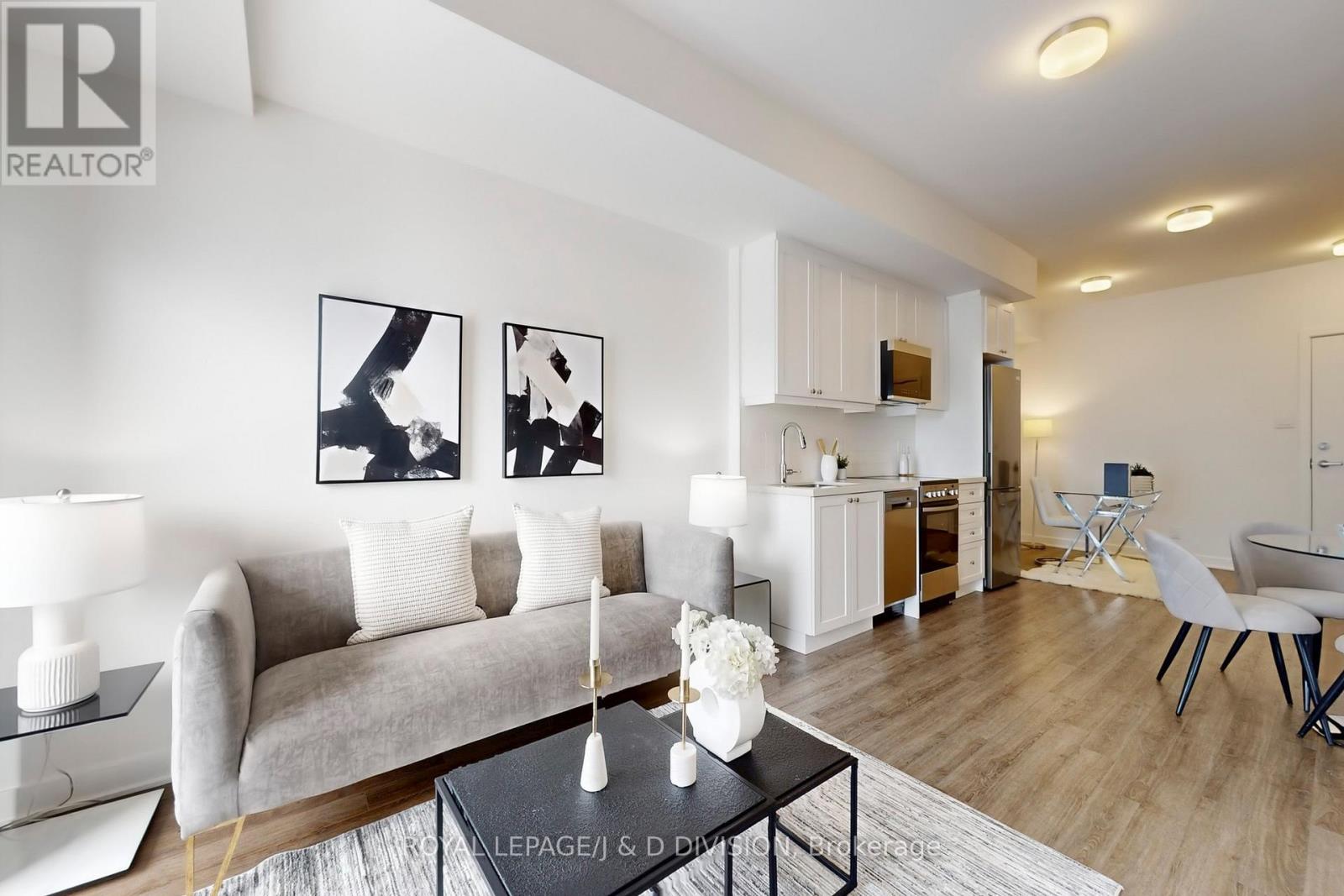 411 - 55 CLARINGTON BOULEVARD