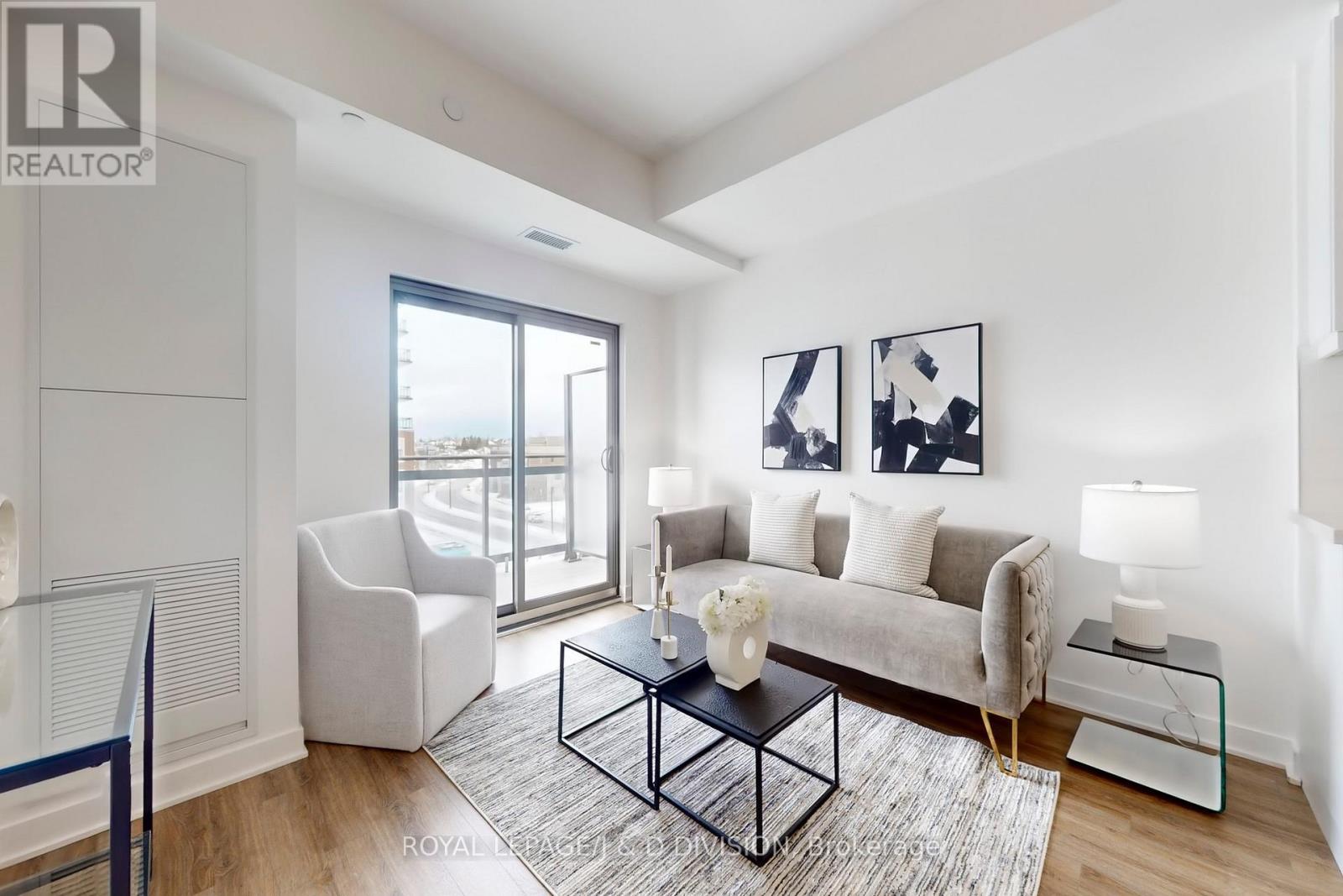 411 - 55 CLARINGTON BOULEVARD