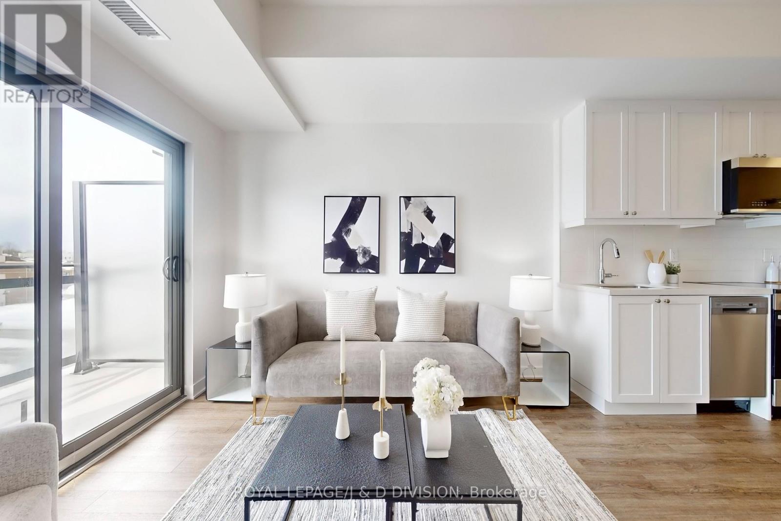 411 - 55 CLARINGTON BOULEVARD