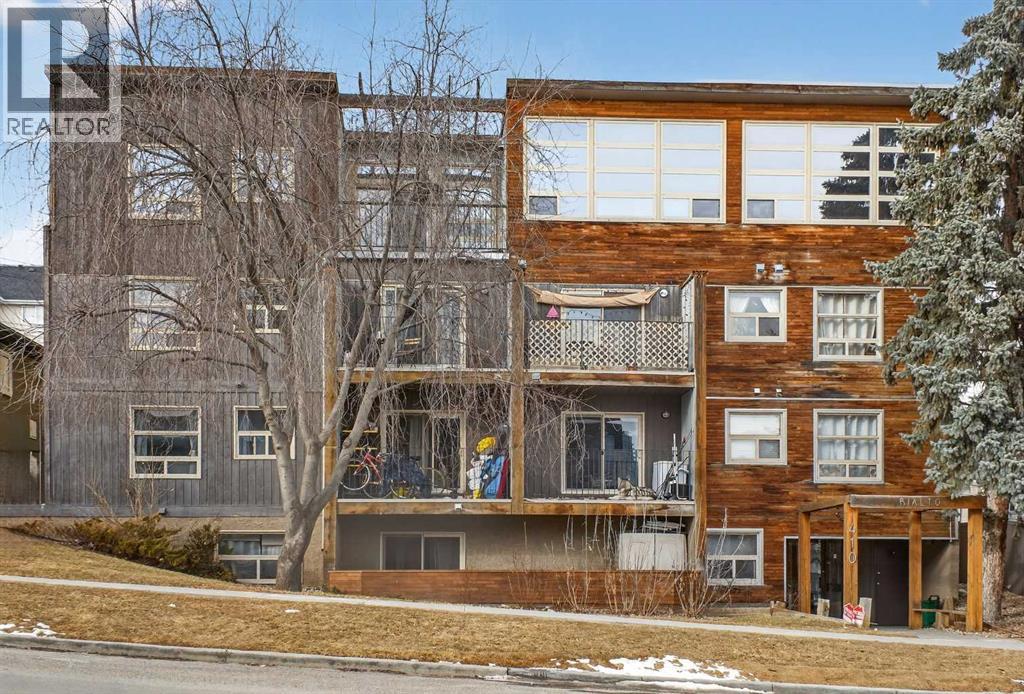 402, 410 1 Avenue NE