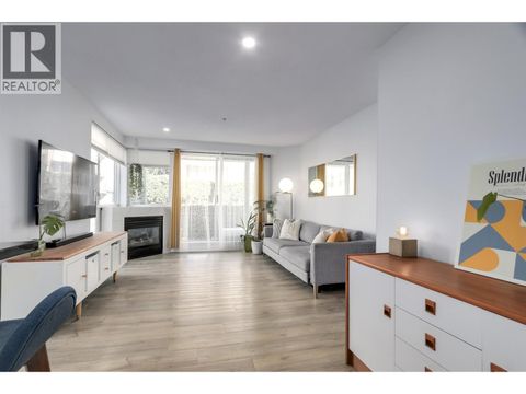 302 122 E 3RD STREET North Vancouver BC V7L1E6