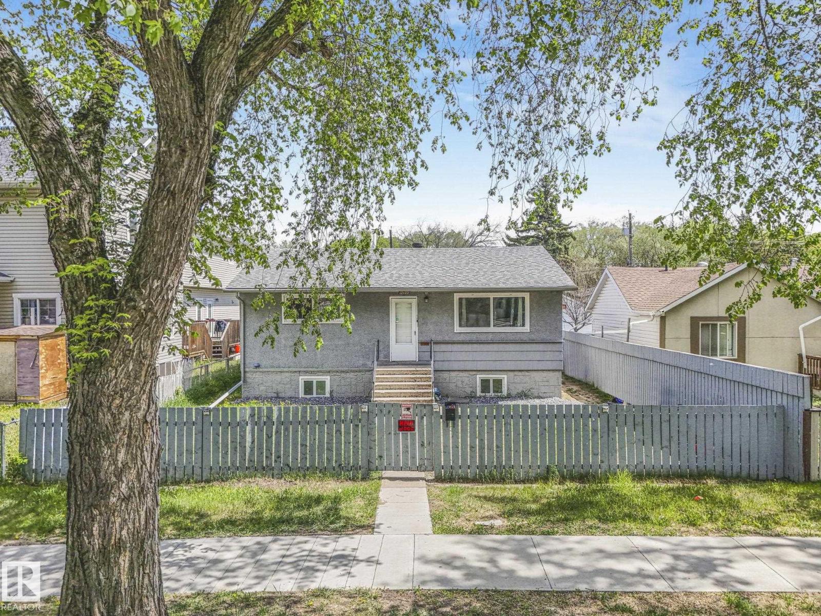 12139 81 ST NW