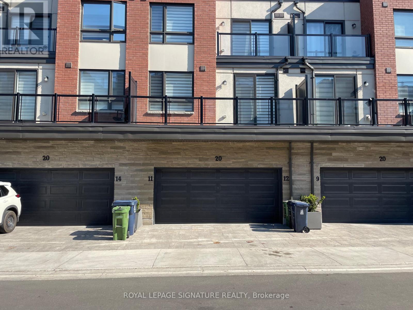 11 - 20 WOODSTREAM DRIVE