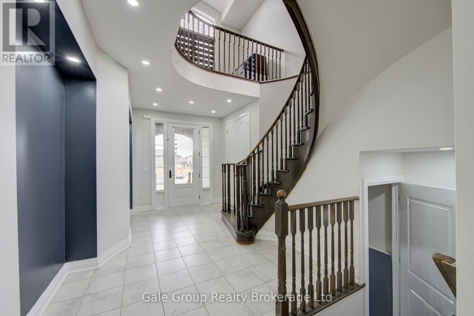 125 PRINCE CHARLES CRESCENT