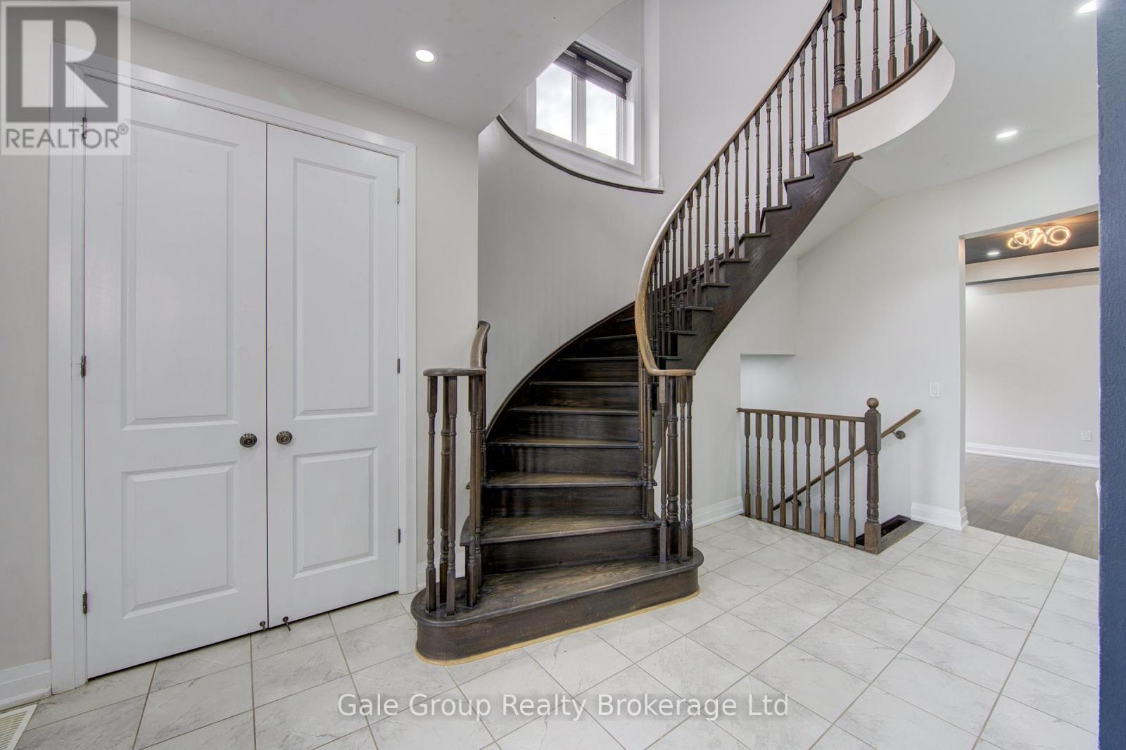 125 PRINCE CHARLES CRESCENT