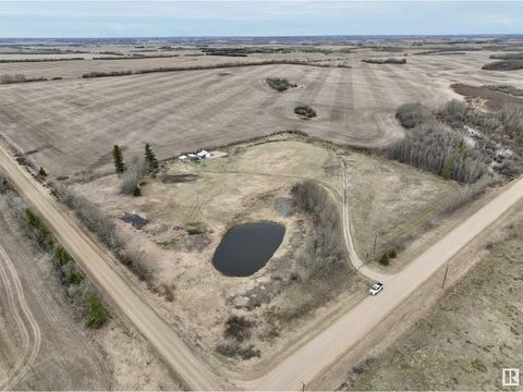 57502 RR 85 Rural St. Paul County AB T0A3A0