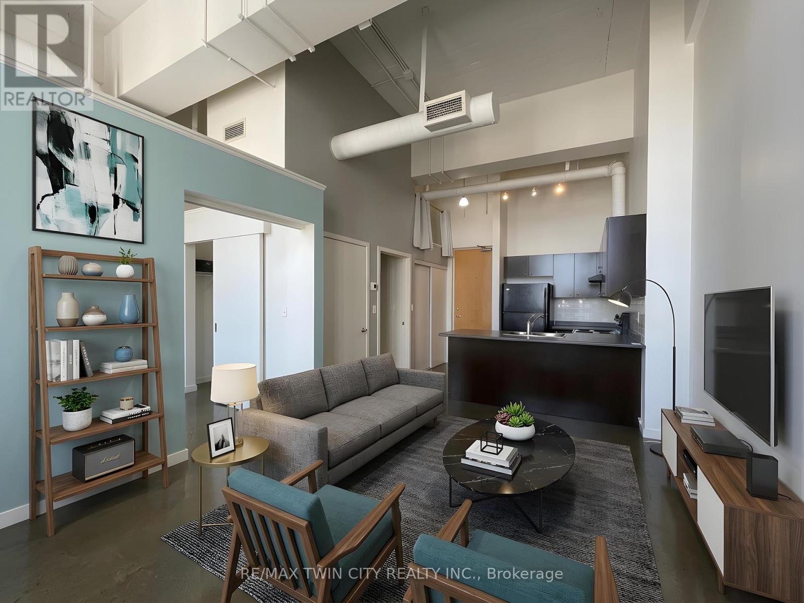 405 - 404 KING STREET W