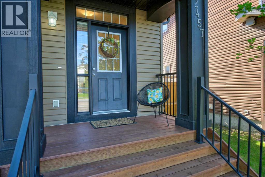 2457 Ravenswood View SE