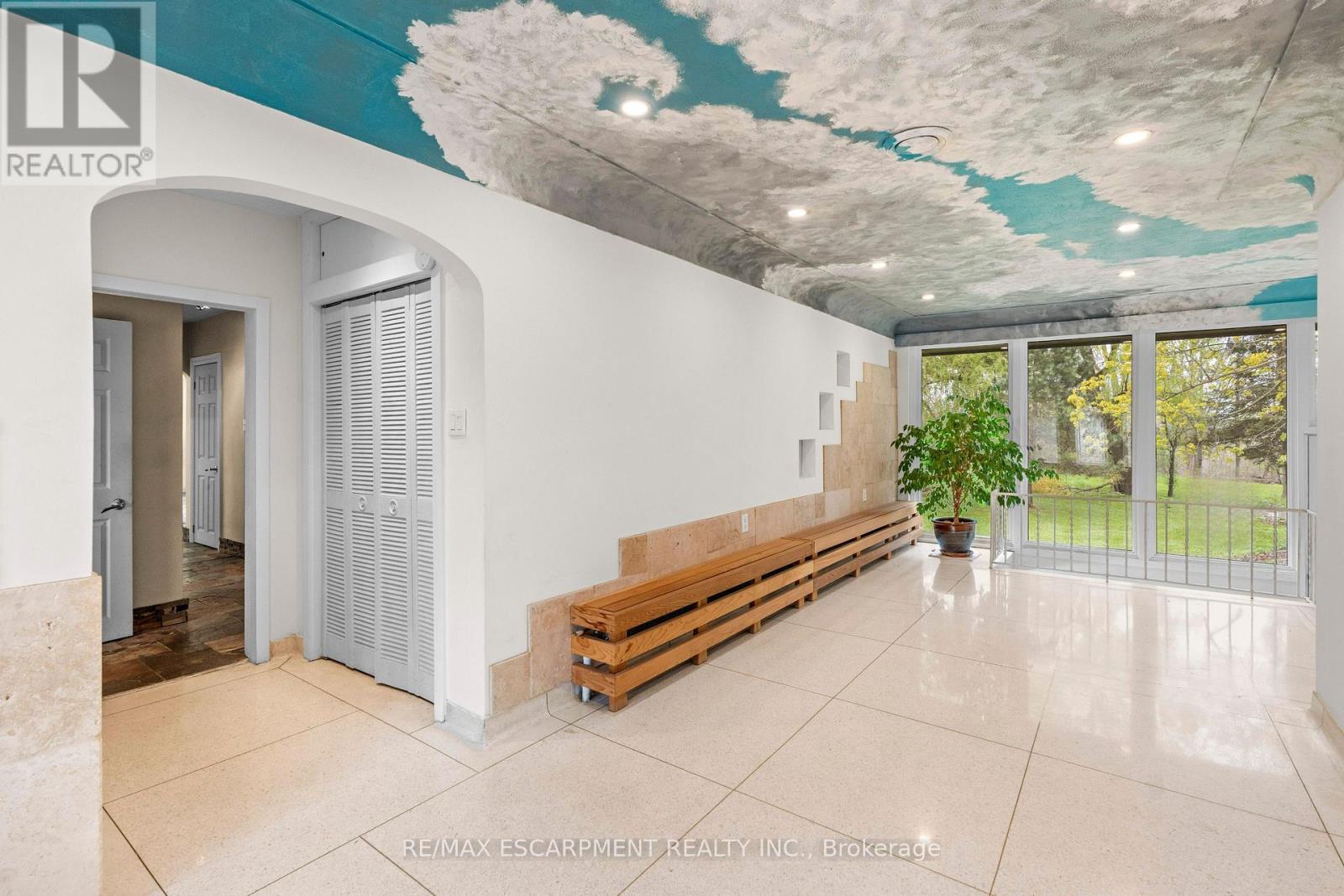 8 NORTHCLIFFE AVENUE